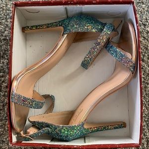 Women’s strappy sandal